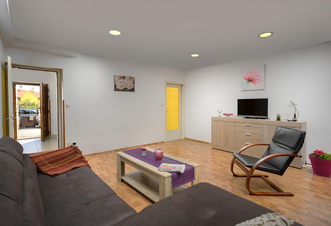 Apartment Tea Пула Екстер'єр фото